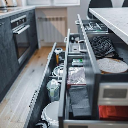 New Luxury 3Br Apartment In Old Town, Free Parking Haapsalu Eksteriør bilde