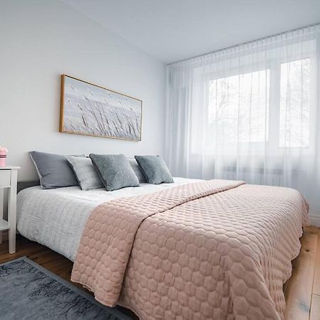 New Luxury 3Br Apartment In Old Town, Free Parking Haapsalu Eksteriør bilde
