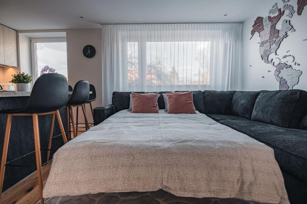 New Luxury 3Br Apartment In Old Town, Free Parking Haapsalu Eksteriør bilde