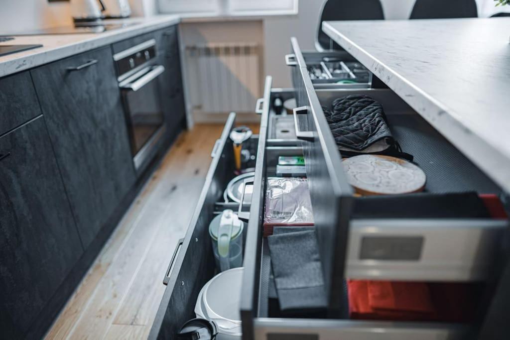 New Luxury 3Br Apartment In Old Town, Free Parking Haapsalu Eksteriør bilde