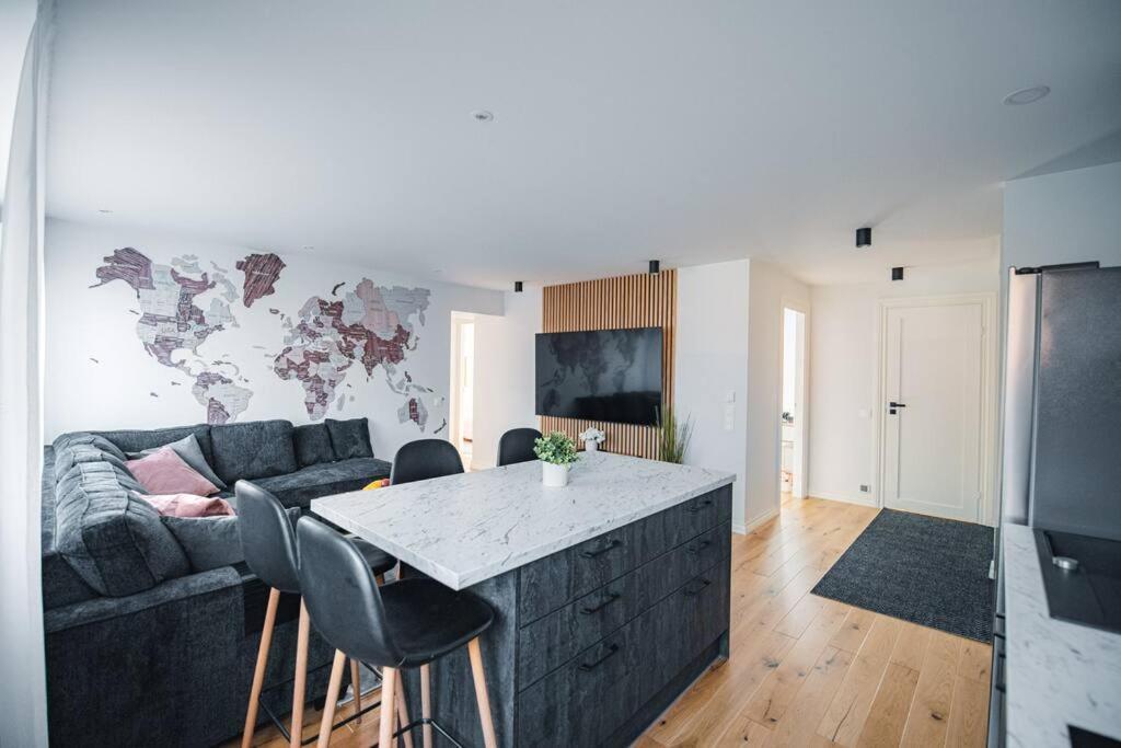 New Luxury 3Br Apartment In Old Town, Free Parking Haapsalu Eksteriør bilde
