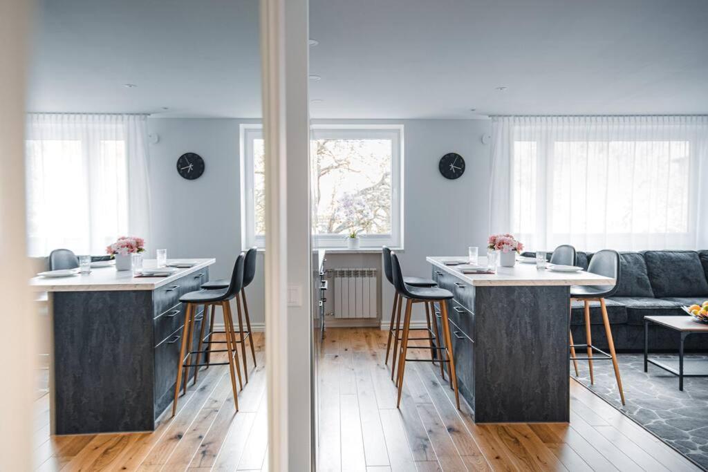 New Luxury 3Br Apartment In Old Town, Free Parking Haapsalu Eksteriør bilde
