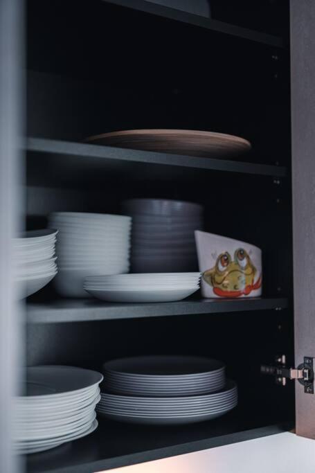 New Luxury 3Br Apartment In Old Town, Free Parking Haapsalu Eksteriør bilde
