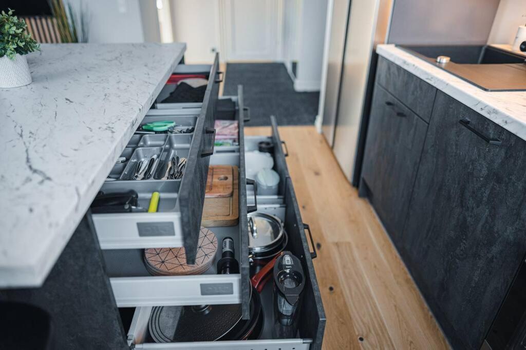 New Luxury 3Br Apartment In Old Town, Free Parking Haapsalu Eksteriør bilde