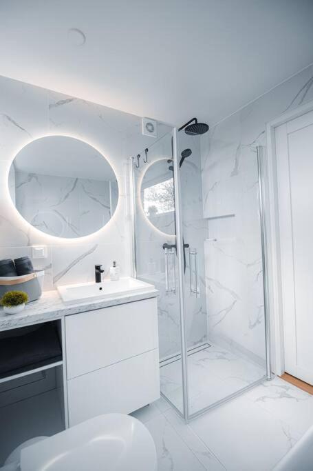 New Luxury 3Br Apartment In Old Town, Free Parking Haapsalu Eksteriør bilde